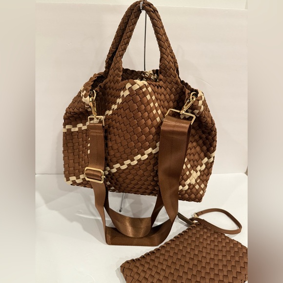 NEW‼️Brown/Cream Woven Bag with Pouch and Crossbody Strap Set - Picture 7 of 8
